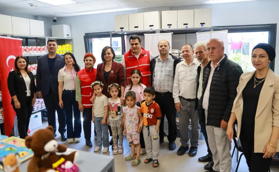 Karabağlar'da Sosyal Market'in 2'ncisi Çalıkuşu'nda
