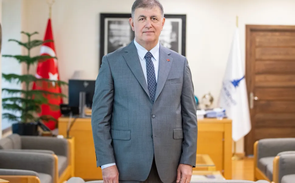 Cemil Tugay CHP'den istifa etti! Görevini bağımsız sürdürecek