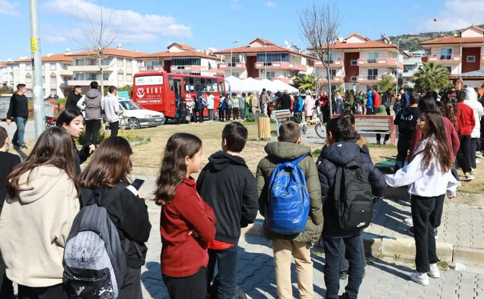 Efes Selçuk'ta öğrenci otobüsleri sezonu kapattı