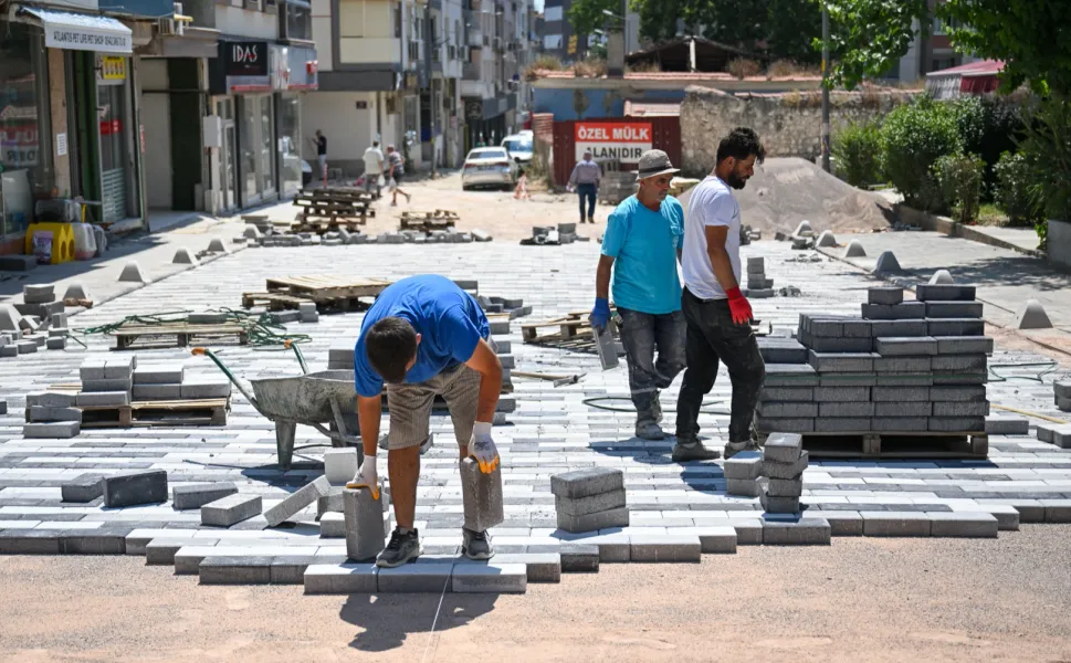 İzmir Bornova'da Tarihi Çarşı'da estetik dönüşüm başladı