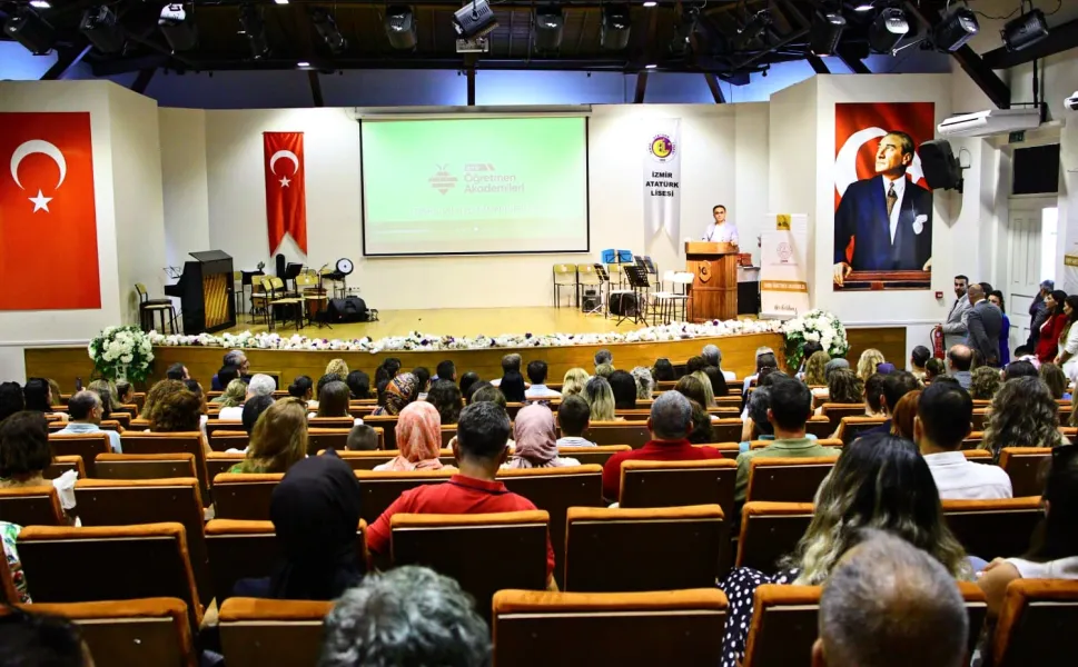 İzmir Öğretmen Akademileri kapanış programı gerçekleştirildi
