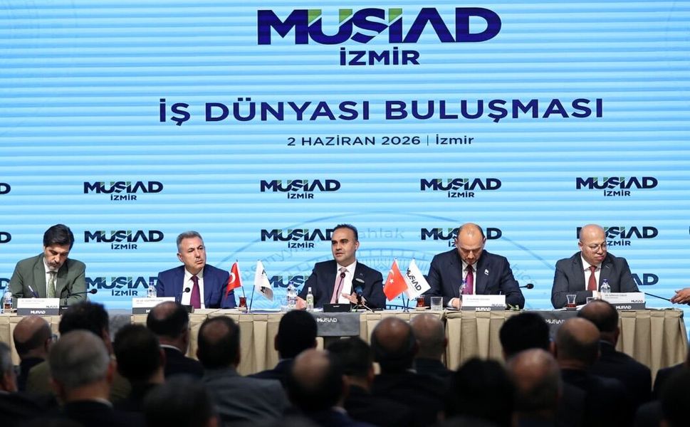 İzmir'de iş dünyası buluşması gerçekleştirildi