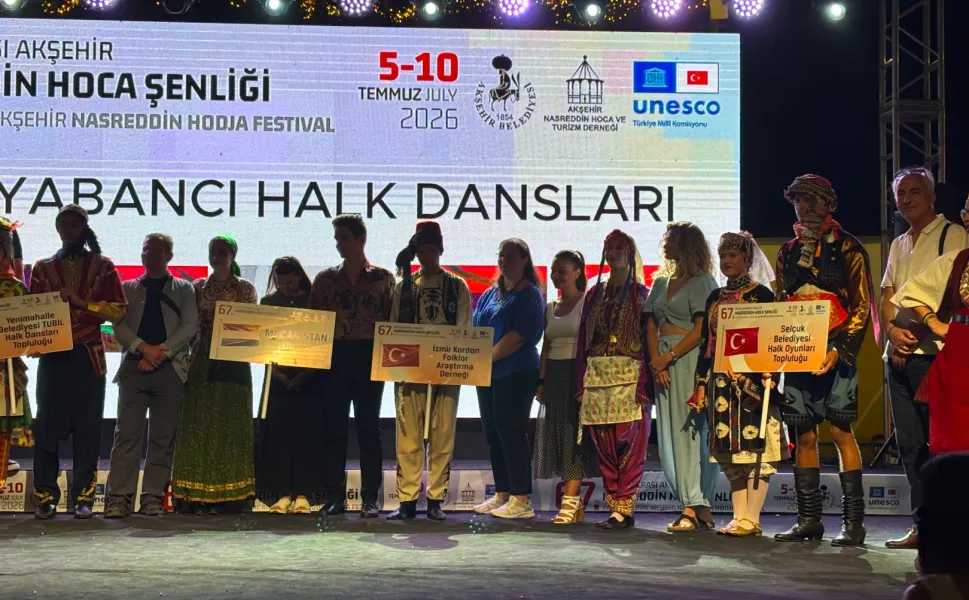 Efes Selçuk Halk Oyunları ekibinden muhteşem performans