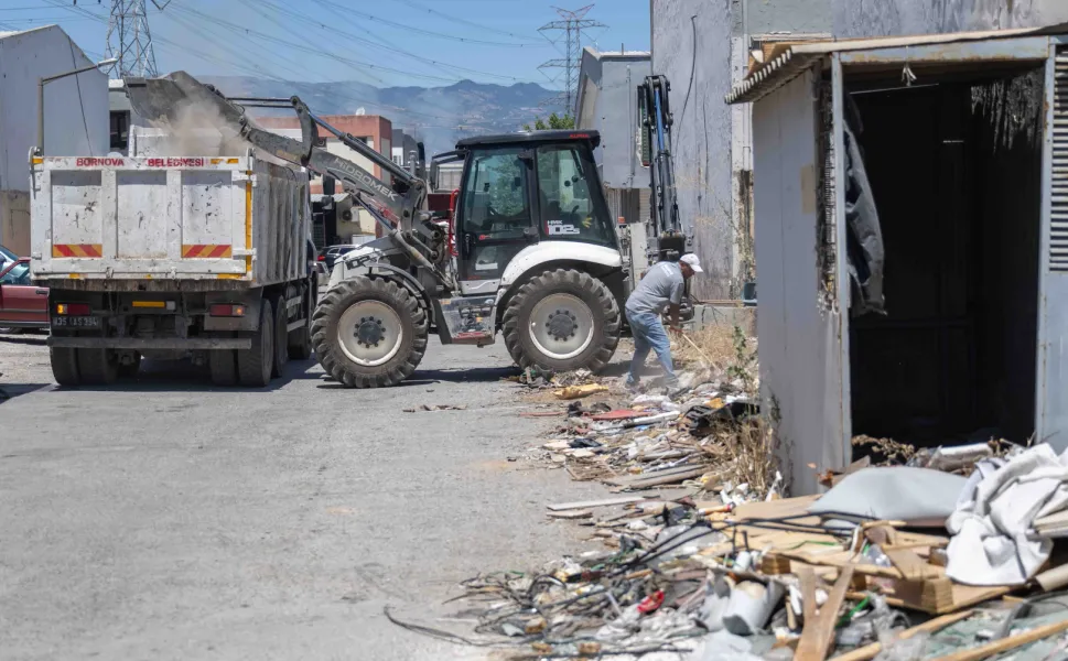 İzmir Bornova'da ayakkabı atıkları geri dönüşüme kazandırılıyor