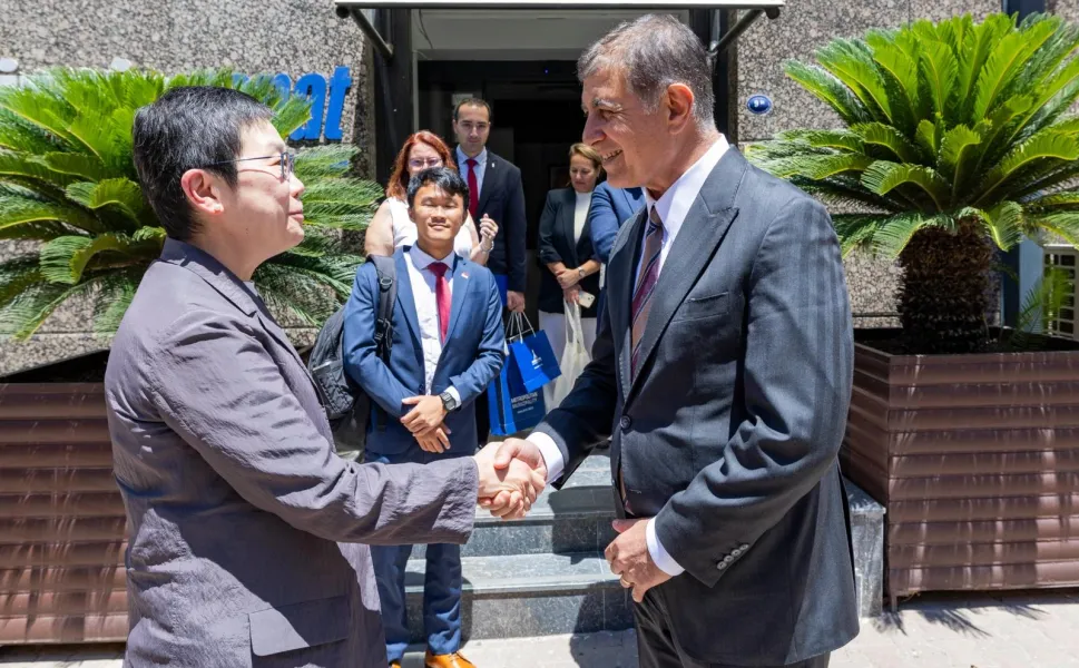 İzmir'de Başkan Tugay'dan Singapur'a İEF ve EXPO 2027 daveti