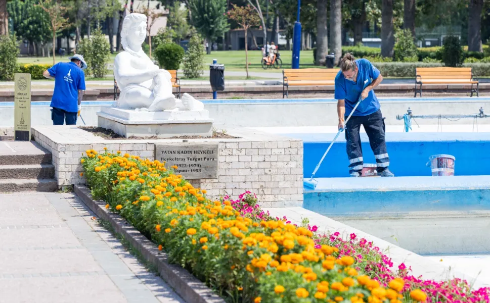 95. İzmir Enternasyonal Fuarı öncesi Kültürpark'ta hazırlıklar hız kazandı