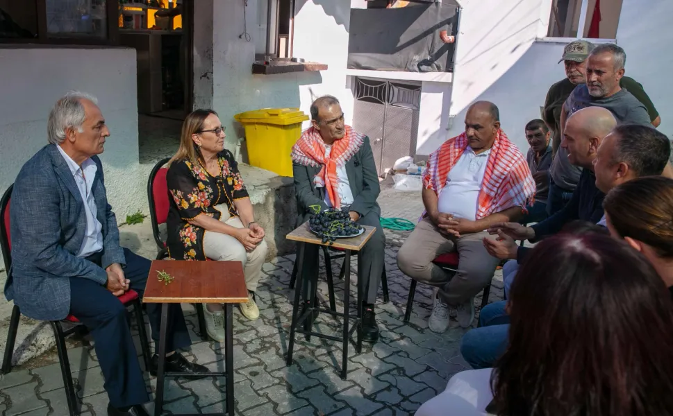 İzmir Büyükşehir Belediyesi'nden bardacık üreticisine can suyu