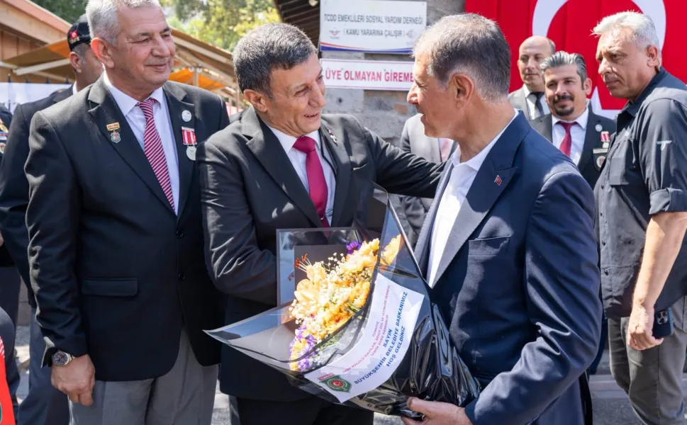 İzmir'de Başkan Tugay, şehit aileleri ve gazilerle buluştu