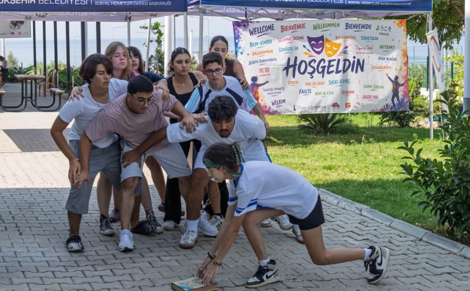İzmir'de gençler ortak hikâyeler yazıyor