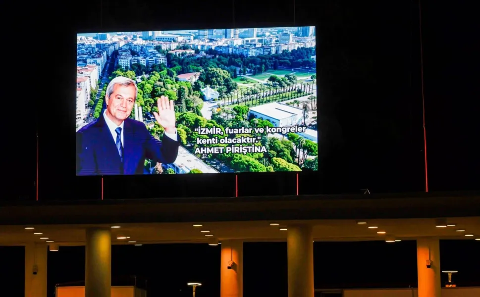 İzmir'de merhum Piriştina'nın sözü artık LED ekranda yaşatılacak