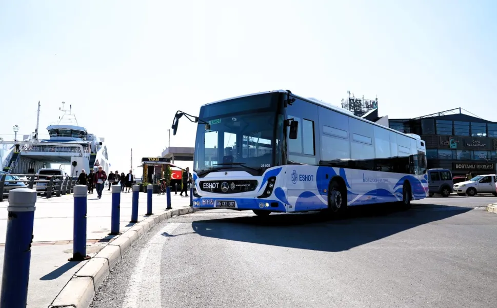 Zafer Bayramı'nda İzmir'de ulaşım yüzde 50 indirimli
