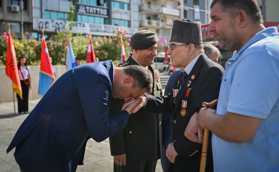 Bornova'da 19 Eylül Gaziler Günü törenle kutlandı