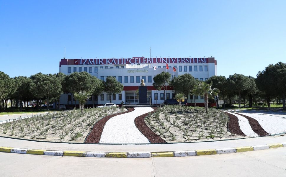 İKÇÜ 5 Yıl Süreyle Tam Akredite Edildi