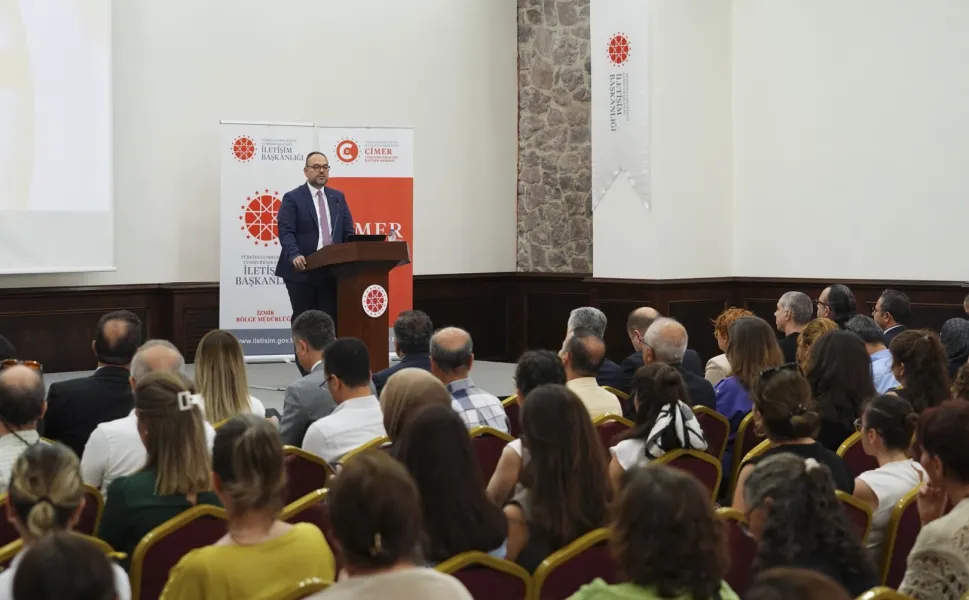 İletişim'den İzmir'de kamu personeline yönelik eğitim