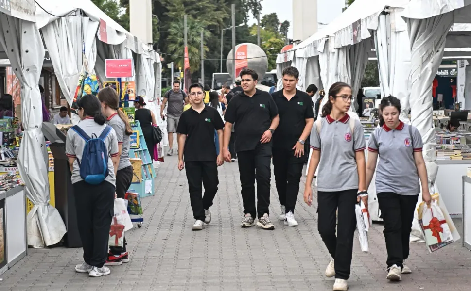 İZKİTAP Kültürpark'ta kitapseverleri buluşturuyor