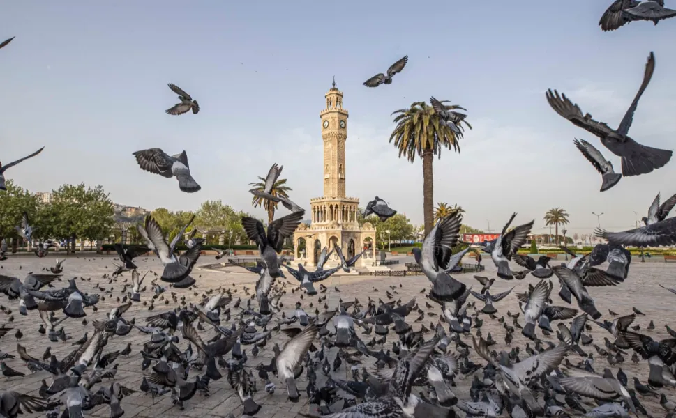 İzmir Saat Kulesi 125 yıldır zamana tanıklık ediyor