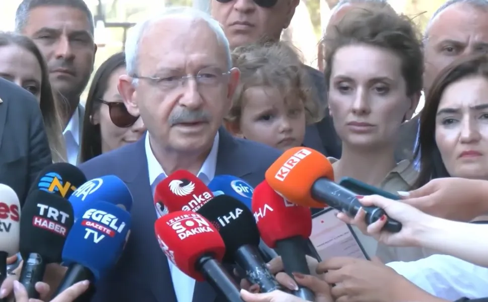 Kılıçdaroğlu'ndan Buca Cezaevi önünde dikkat çeken mesaj... İddianame bir an önce yazılmalı!