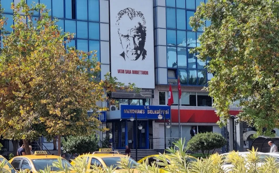 Menderes Belediyesi soruşturmasında 9 kişi daha gözaltına alındı