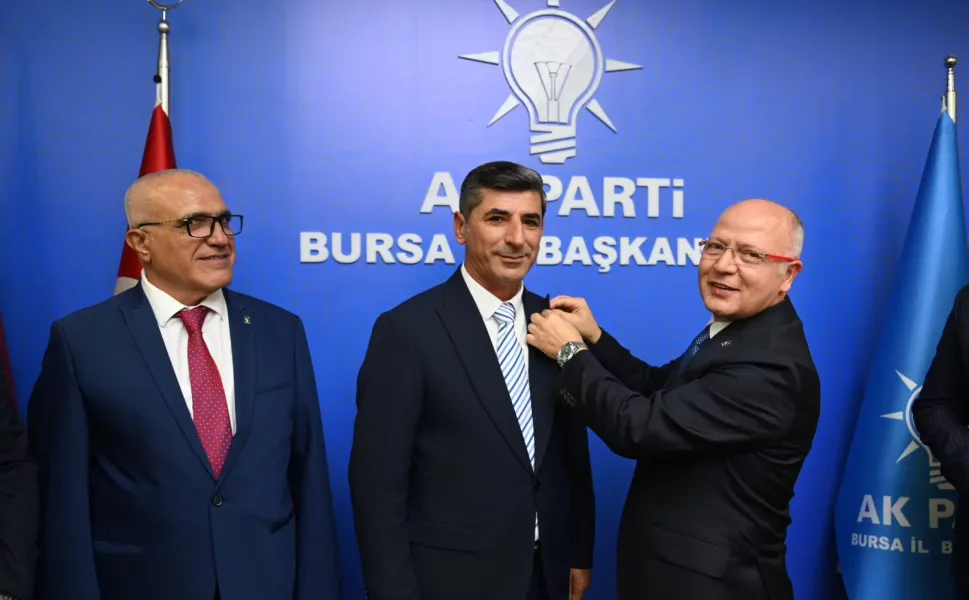 Bursa Yenişehir'de 2 belediye meclis üyesi AK Parti'ye katıldı