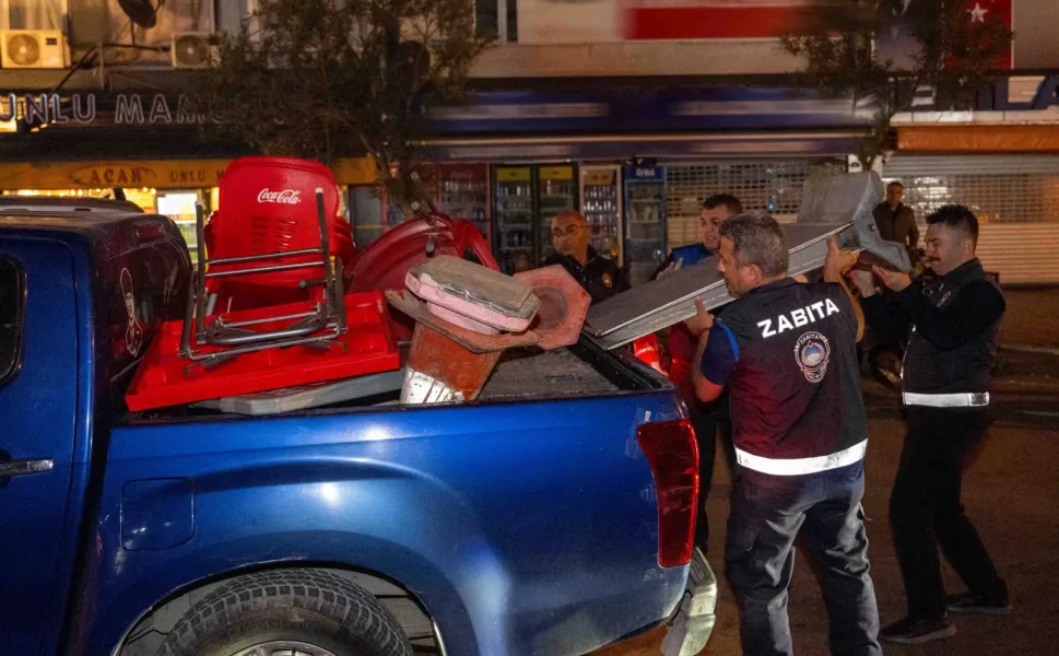 İzmir Bornova'da kaldırım işgallerine sıkı denetim
