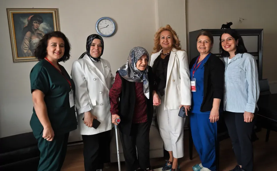 İzmir Bornova'nın çınarlarına anlamlı ziyaret