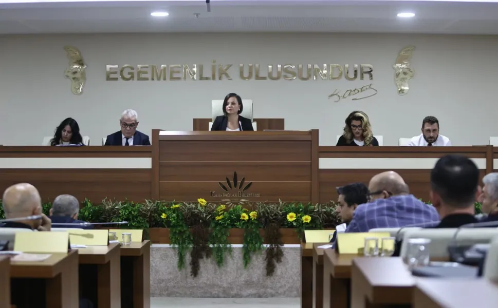 İzmir Karabağlar'da 2027 bütçesi komisyona gönderildi