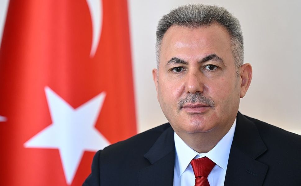 Elban, tüm İzmirlileri Türk bayraklarıyla birlikte kutlamalara davet etti...