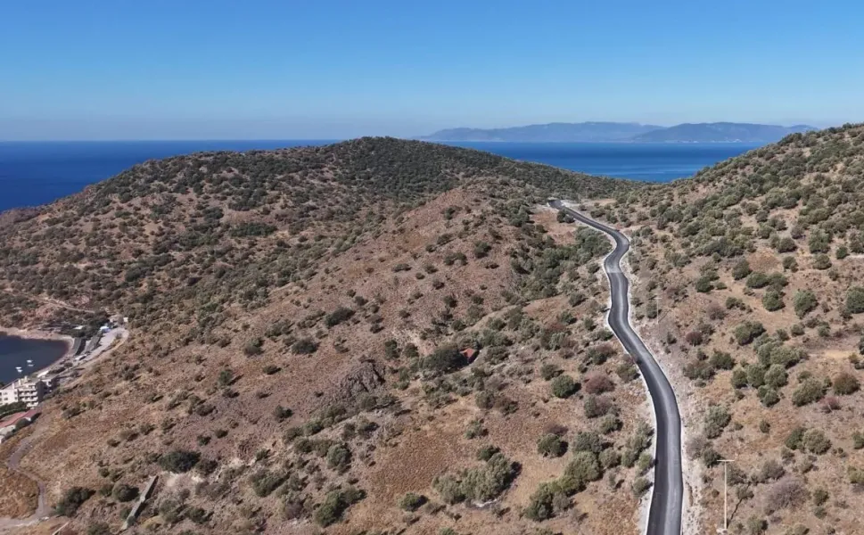 İzmir'de Aliağa ve Foça'da yollar yenileniyor... İzmir'in kuzeyinde yol atağı