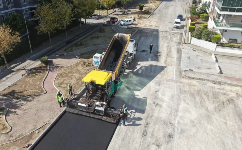 İzmir'de Ataşehir ve Harmandalı'da yollar yenileniyor