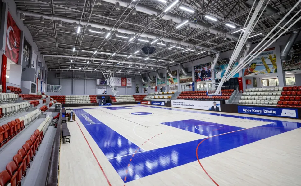 İzmir'de Celal Atik Spor Salonu yenilendi