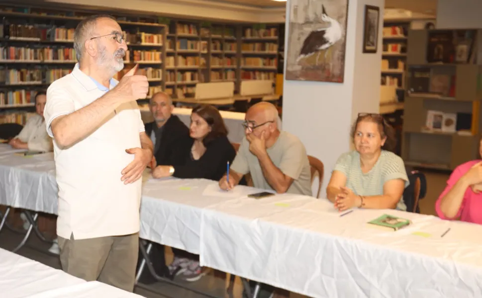 Kitapseverler Efes Selçuk'ta Kuyucaklı Yusuf'u konuştu