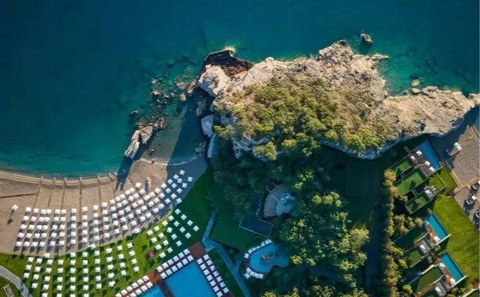 Yabancı dijital konaklama platformlarına yeni düzenleme komisyondan geçti... Yasalaşırsa 1 Ocak 2027'de yürürlüğe girecek