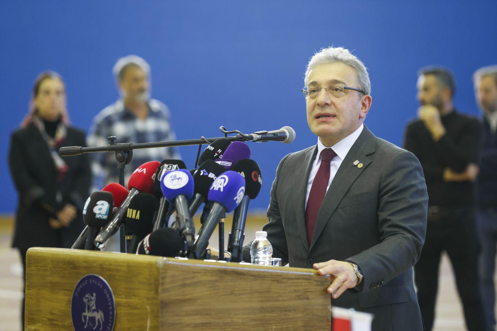 Deü İle Beşi̇ktaş Arasinda İş Bi̇rli̇ği̇ Ve Pi̇lot Takim Protokolü İmzalandi (1)