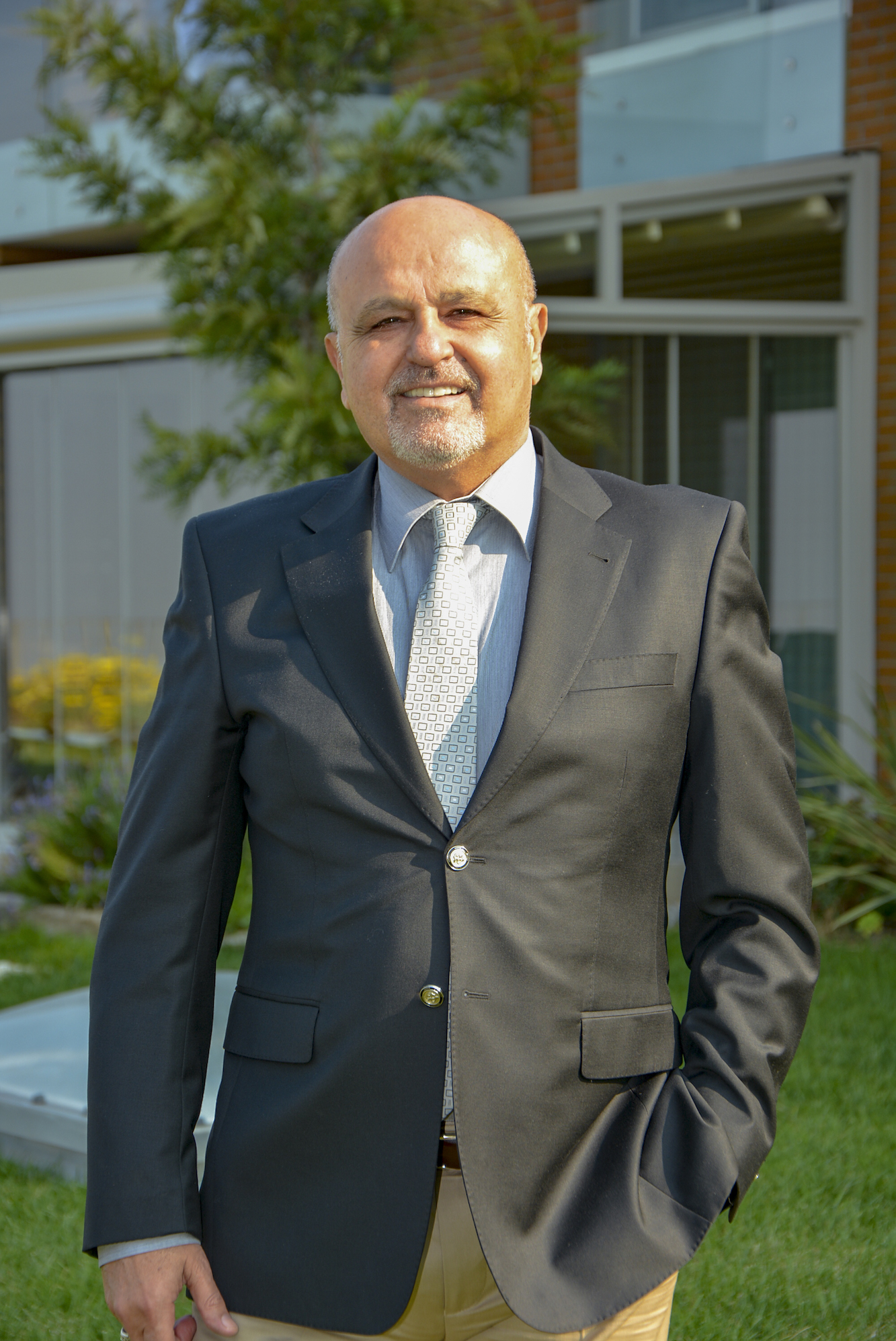 M U N I R T A N Y E R 104940190