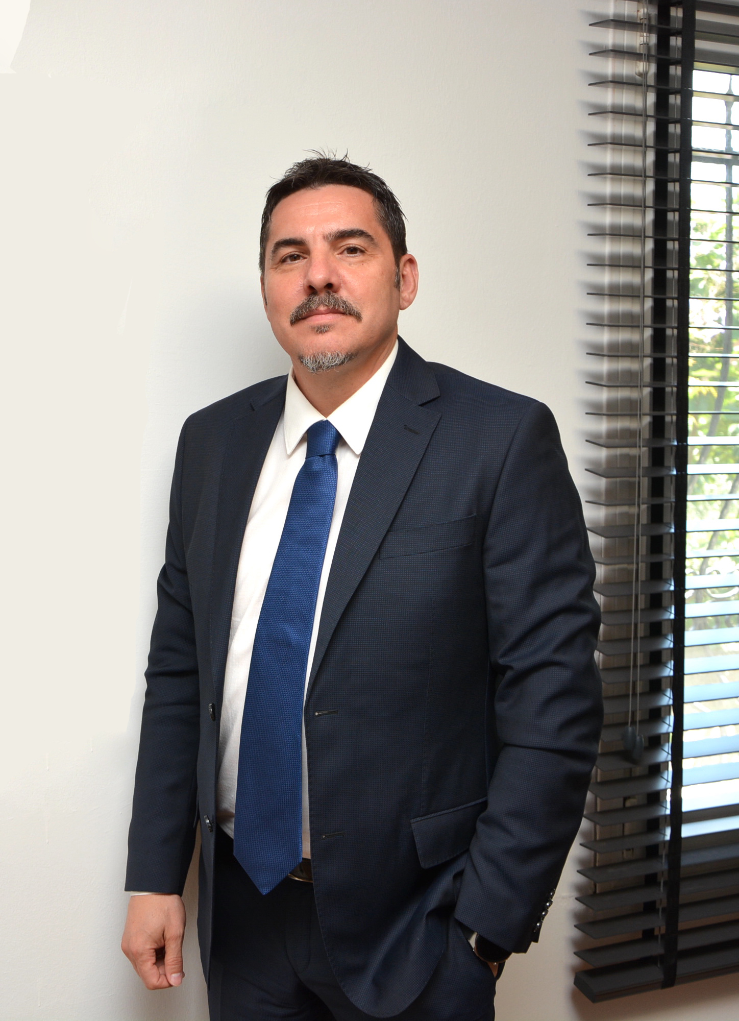 O Z K A N Y A L A Z A 104940442