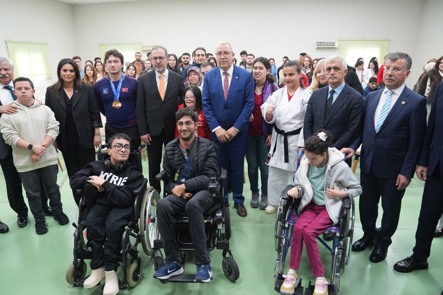 ++Tbmm Engelli Bireylerin Sorunlarını Araştırma Komisyonundan Ege Üniversitesine Ziyaret (21)