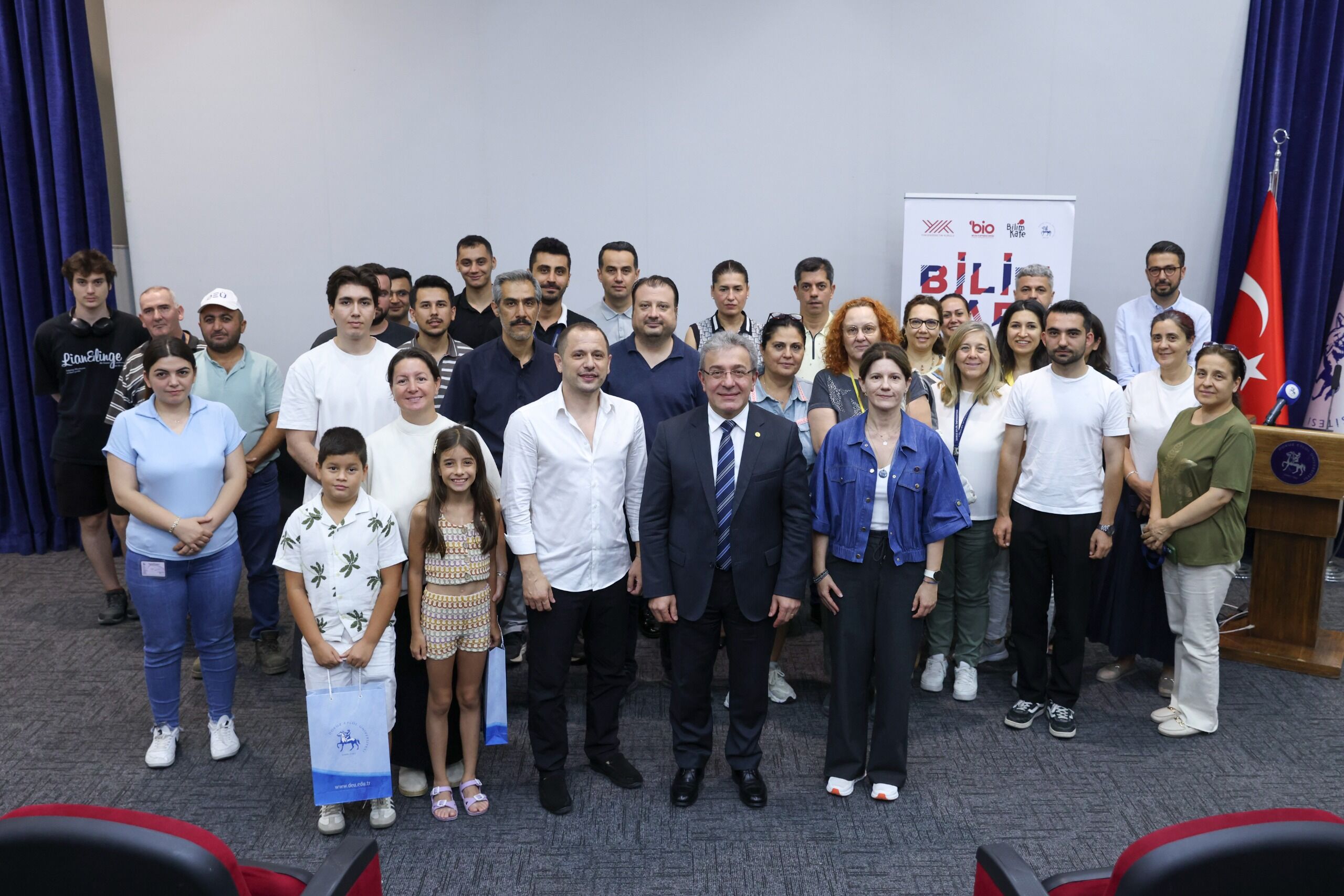 Geleceği̇n Meslekleri̇ Deü'de Konuşuldu Yapay Zekâ Çağinda Fi̇zyoterapi̇st Olmak (1)