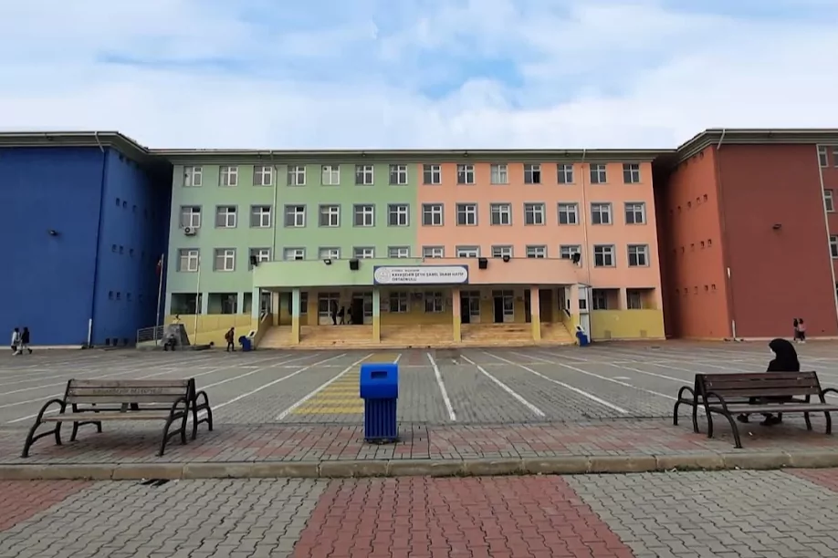 Başakşehir'de o okulda eğitime 2 gün ara!